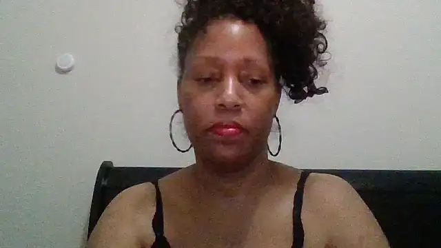 MsDeeLive webcam