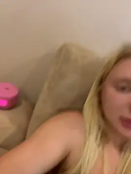 AmmyHot webcam