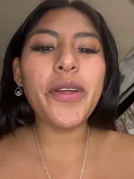 BrunetteBliss69 webcam
