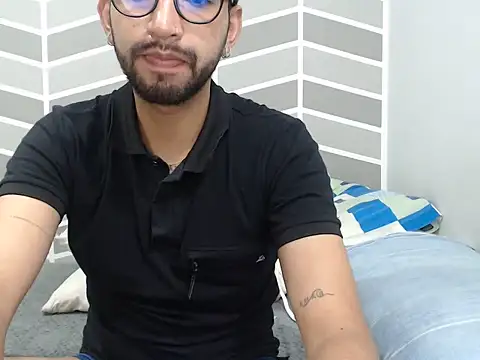 thomass1018 webcam