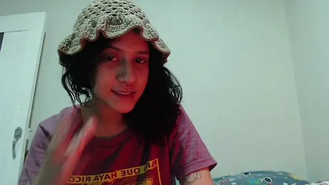 AlinaWoolf_ webcam