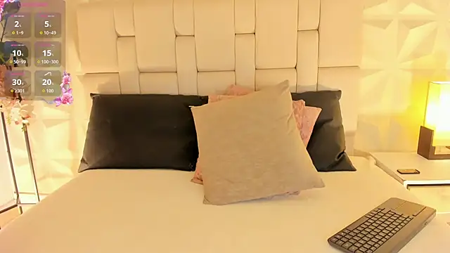 Nyxee_ webcam