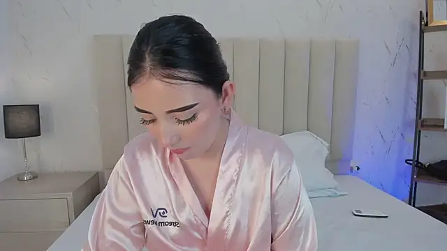 LilithHarperr_ webcam