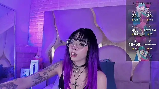 NaniiSisy webcam