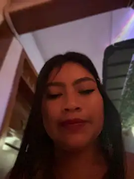 LunaaRosse webcam