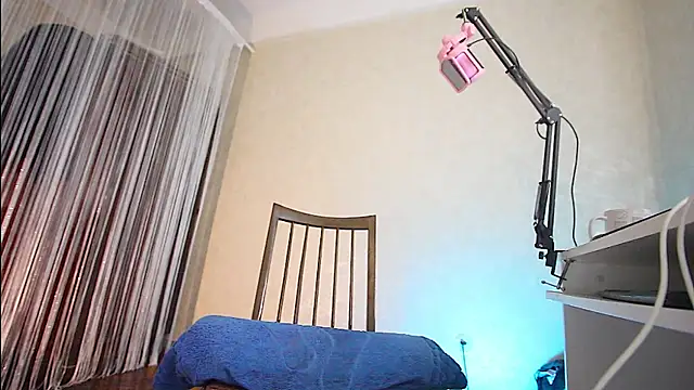 CrazyPinky webcam