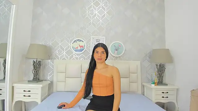 naia_cox webcam