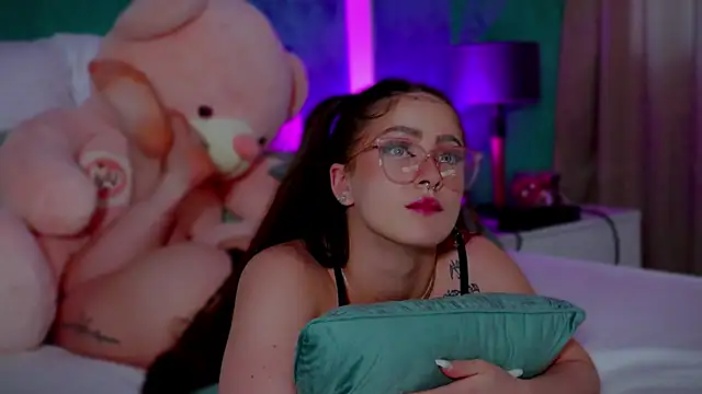 LucyLextonX webcam