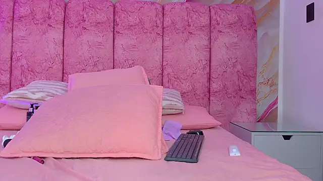 emmacurvy webcam