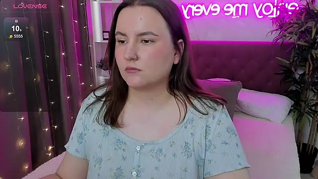 FeralPeach webcam