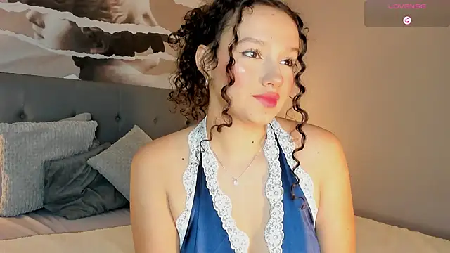 LucyLovelyy webcam