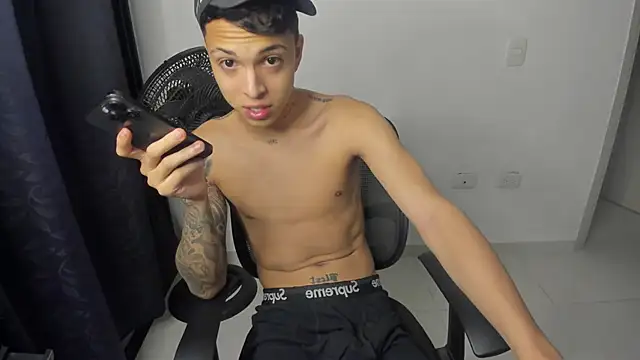 ZAndrew_Gold webcam