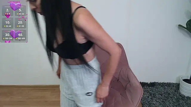 LadyLiia webcam