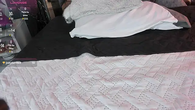 Miia_Deluxe webcam