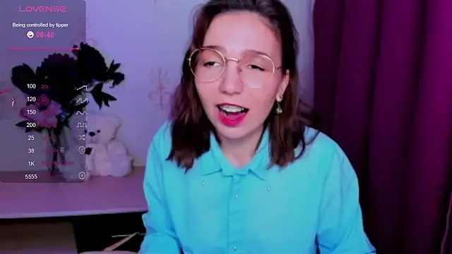 KindHazelHere_ webcam