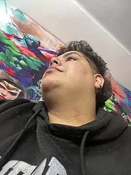Hailey_Curvy webcam