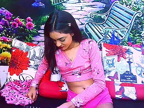 IndianPretty14u2Luv webcam