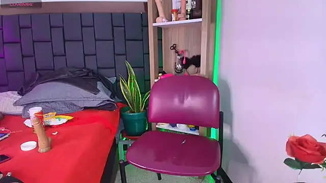 EllenaBoobs_ webcam