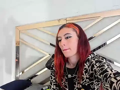 LoganNRose webcam