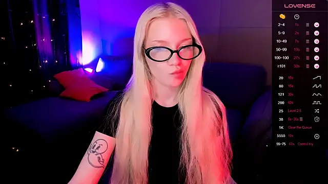 AnyaTaylor_ webcam