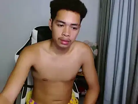 curlyasian_njxx webcam