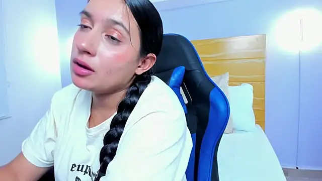 kira_relish webcam