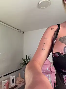 Carsonrobert live sex cam
