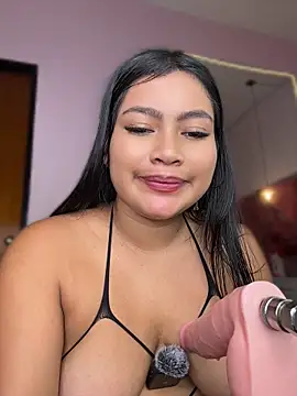 LunaaRosse webcam