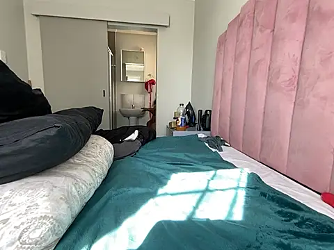 MissLola27 webcam