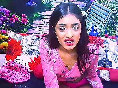 IndianPretty14u2Luv webcam