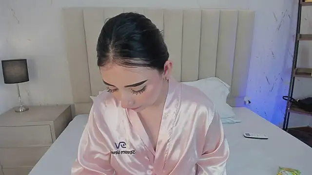 LilithHarperr_ webcam