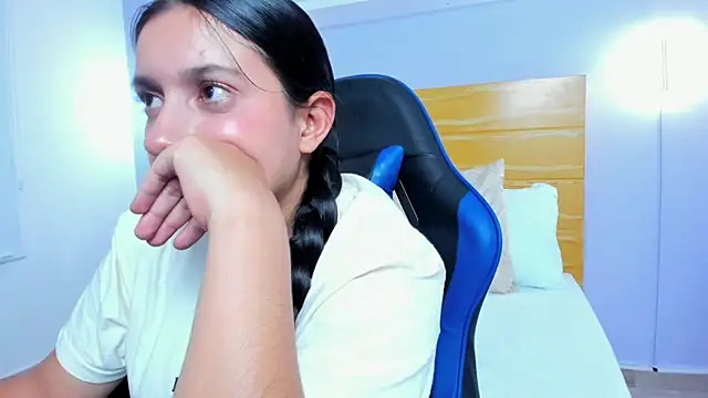 kira_relish webcam