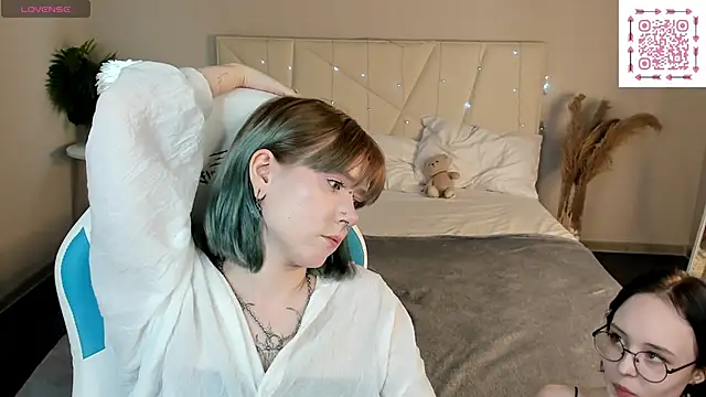 Elira_Vane webcam