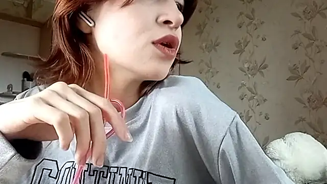 LowkeyIndigo webcam