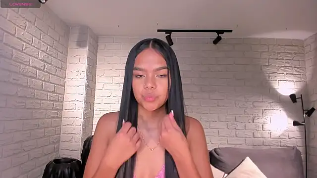 SaphiraJames webcam