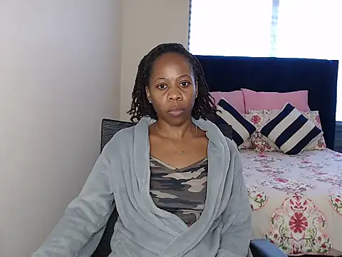 QUEENMANDYY live sex cam