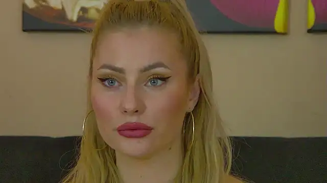 MisshaNight webcam