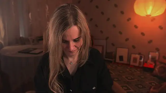MiaSparkes webcam
