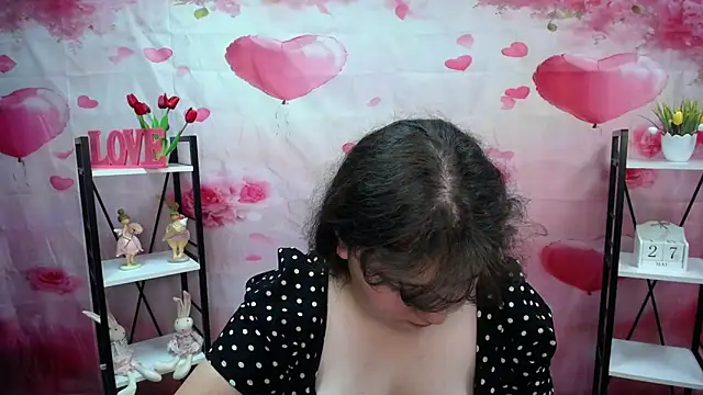 NeonilaLisova webcam