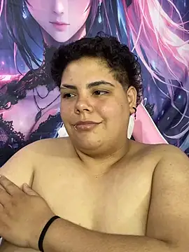 Hailey_Curvy webcam