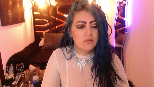 scarleth_blue