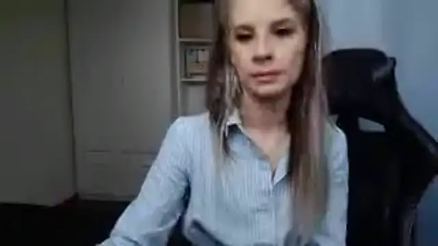 KristineGlow webcam