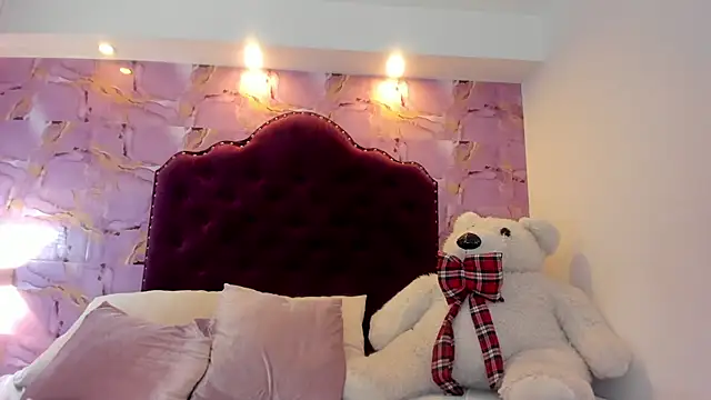 luna_bloomm_ webcam