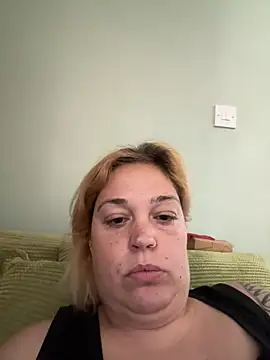 SecretRavenXO webcam