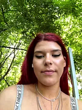 RiriRoseey webcam