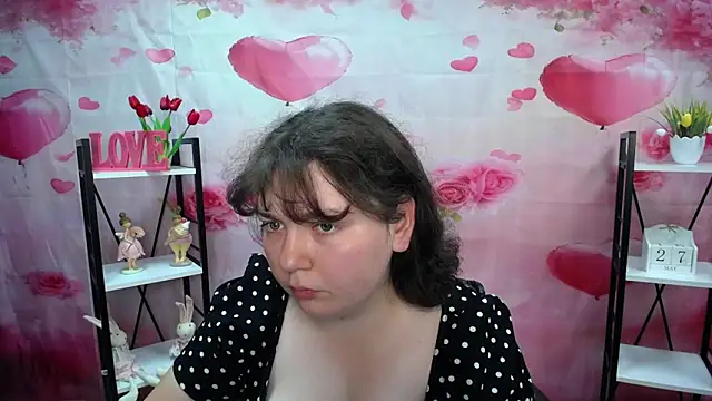 NeonilaLisova webcam