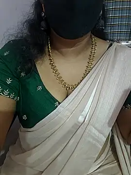 luci-queen webcam