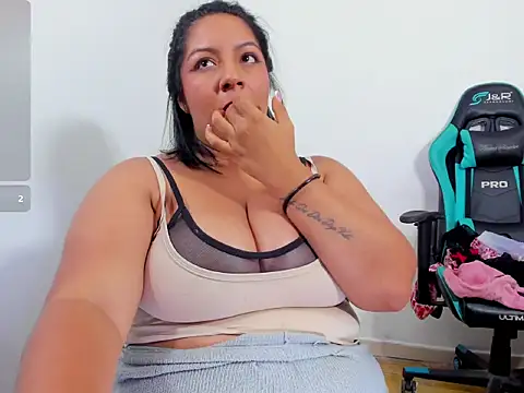 lulu_parker webcam