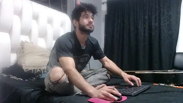 aaron_jones_1 webcam