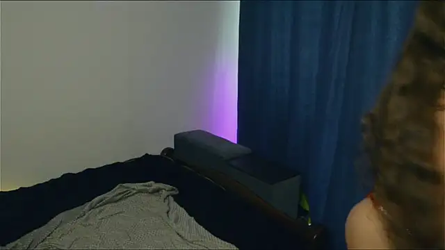MiaSweetti webcam